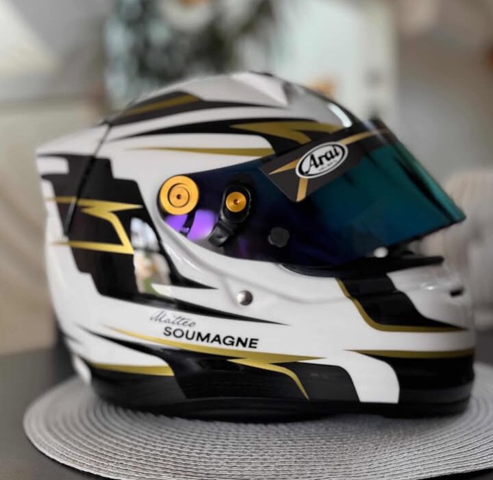 Casque Arai de karting personnalisé