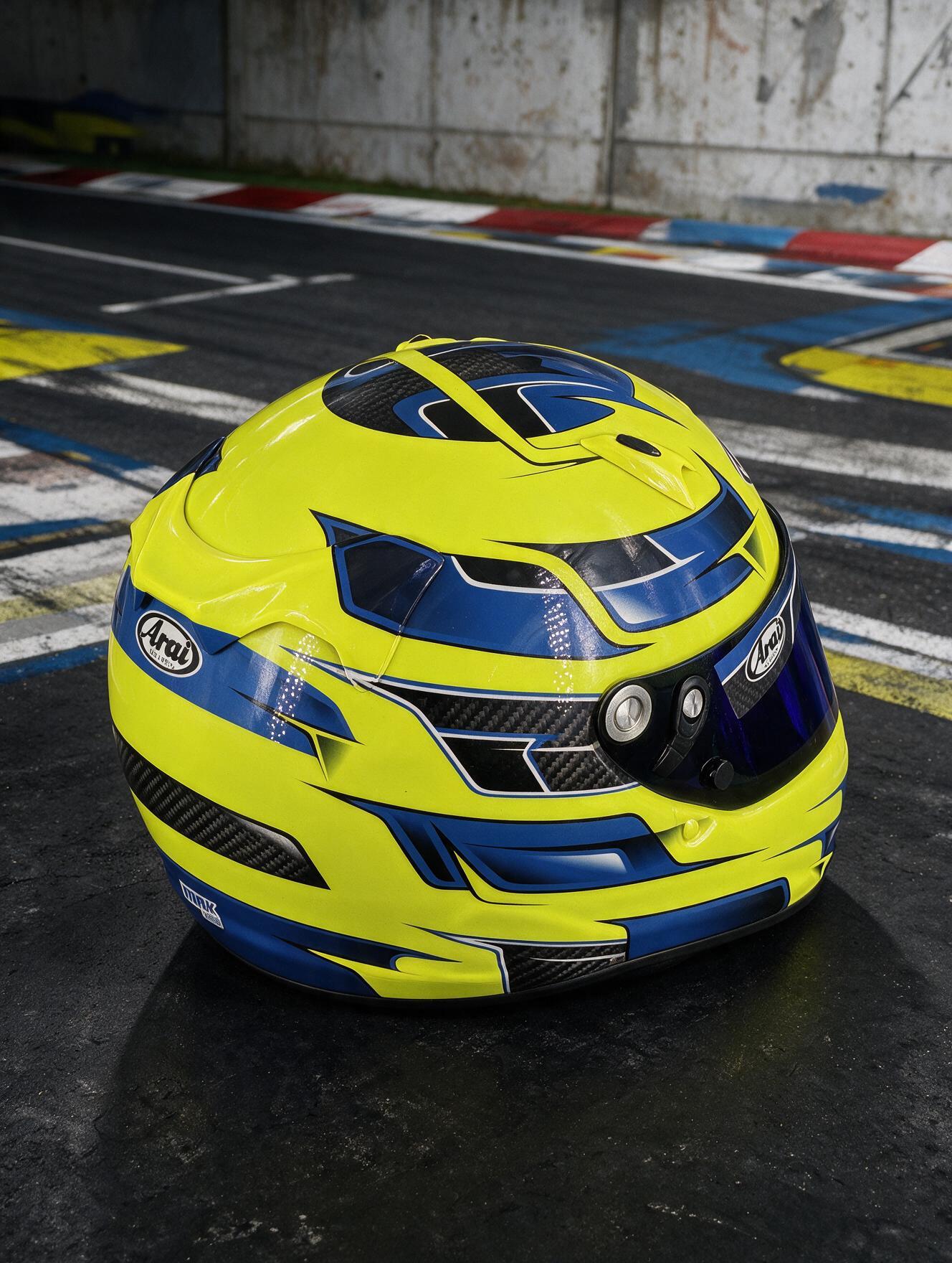 Casque Arai SK6 personnalisé jaune fluo et bleu marine, vue 2